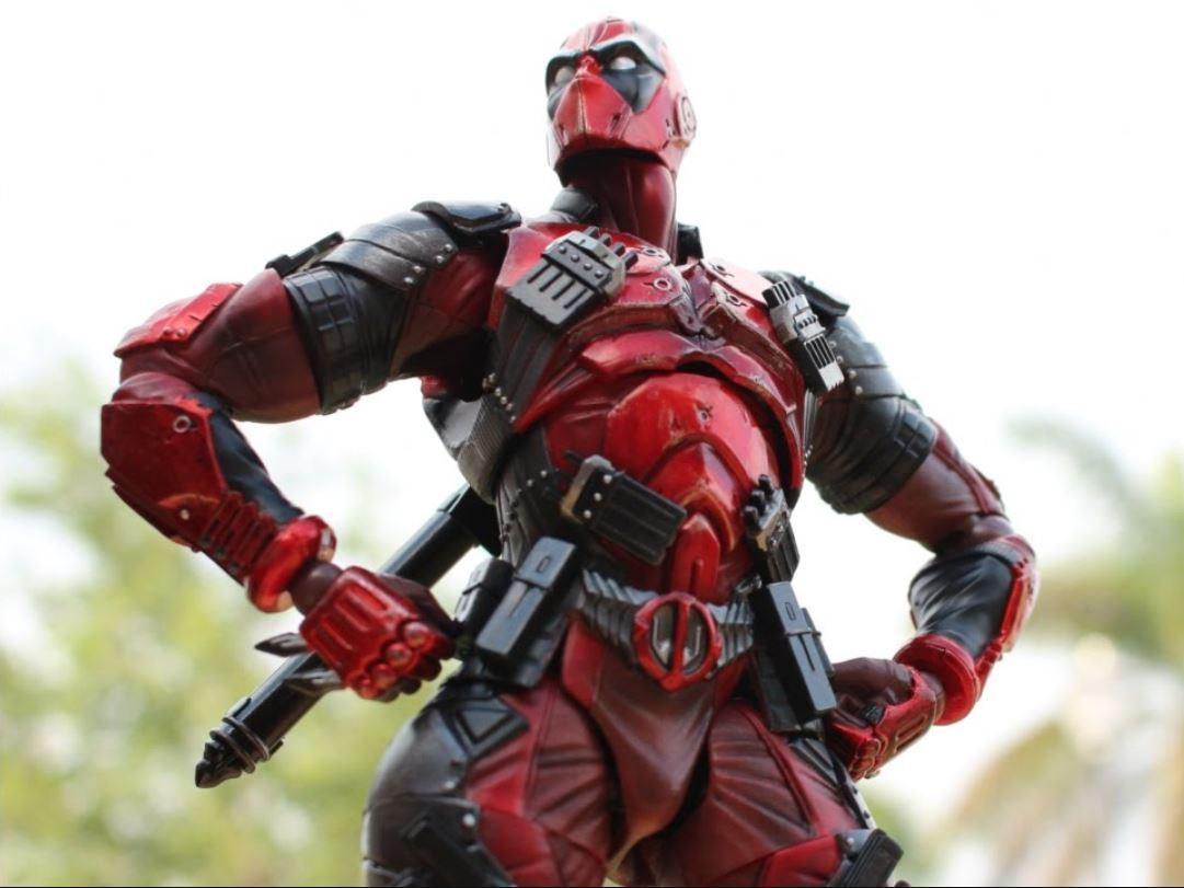 Deadpool Play Arts Kai suturasonline .br